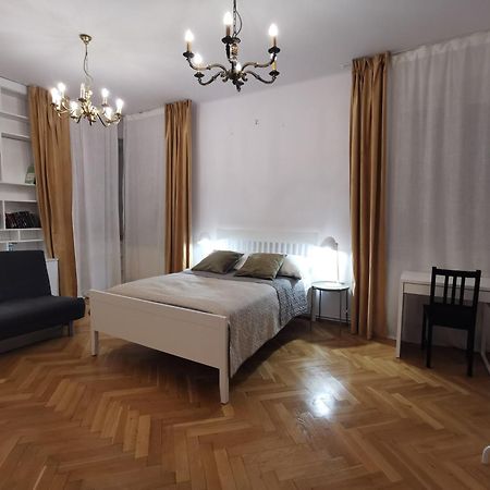 Cozy Spacious Apartment With Balcony Краков Экстерьер фото