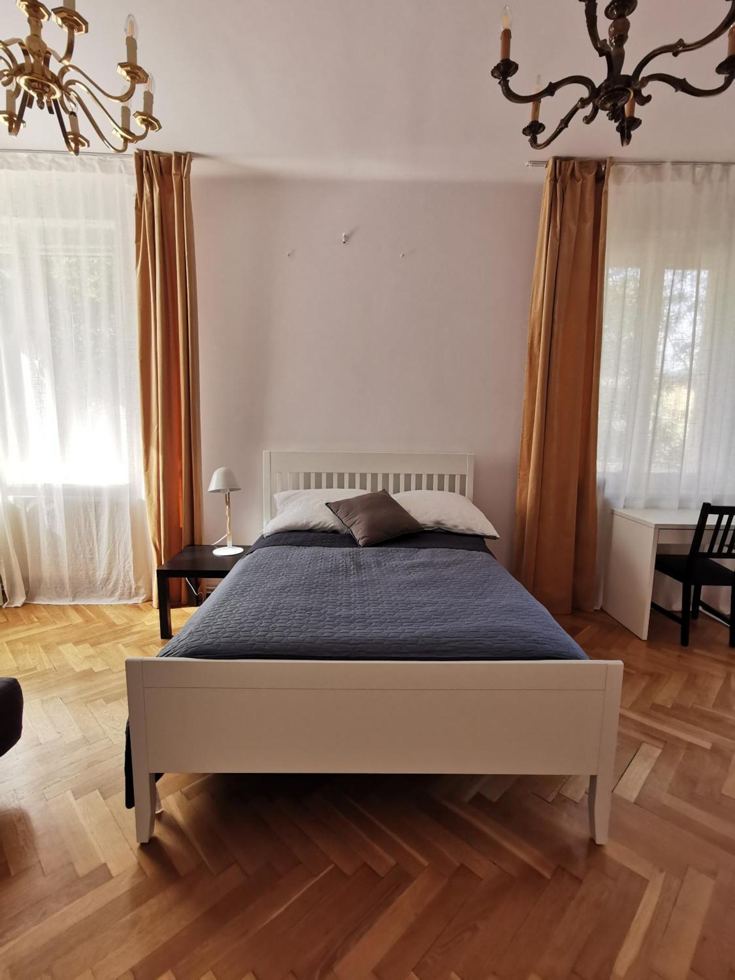 Cozy Spacious Apartment With Balcony Краков Экстерьер фото