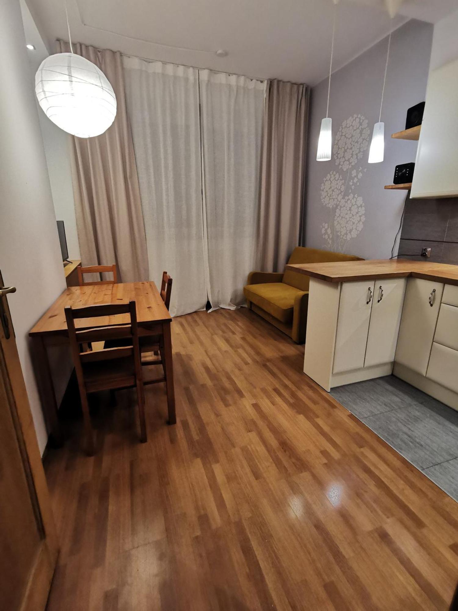 Cozy Spacious Apartment With Balcony Краков Экстерьер фото